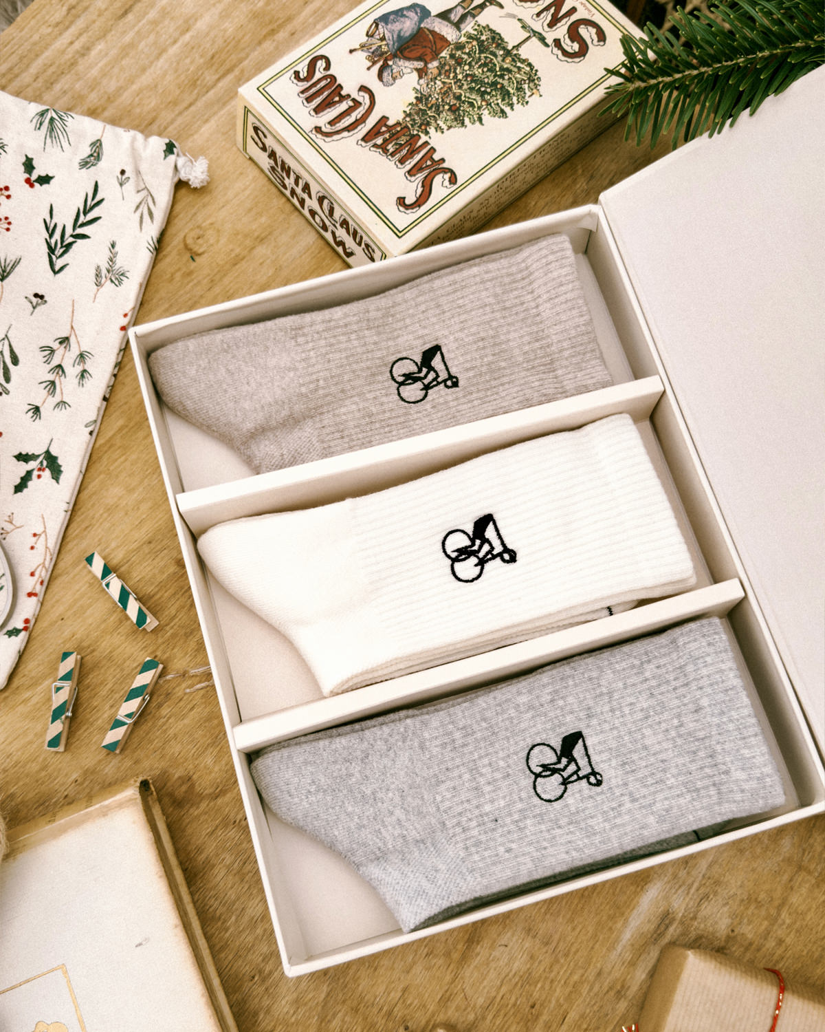 Detail of the Erstwhile gift box with classic socks
