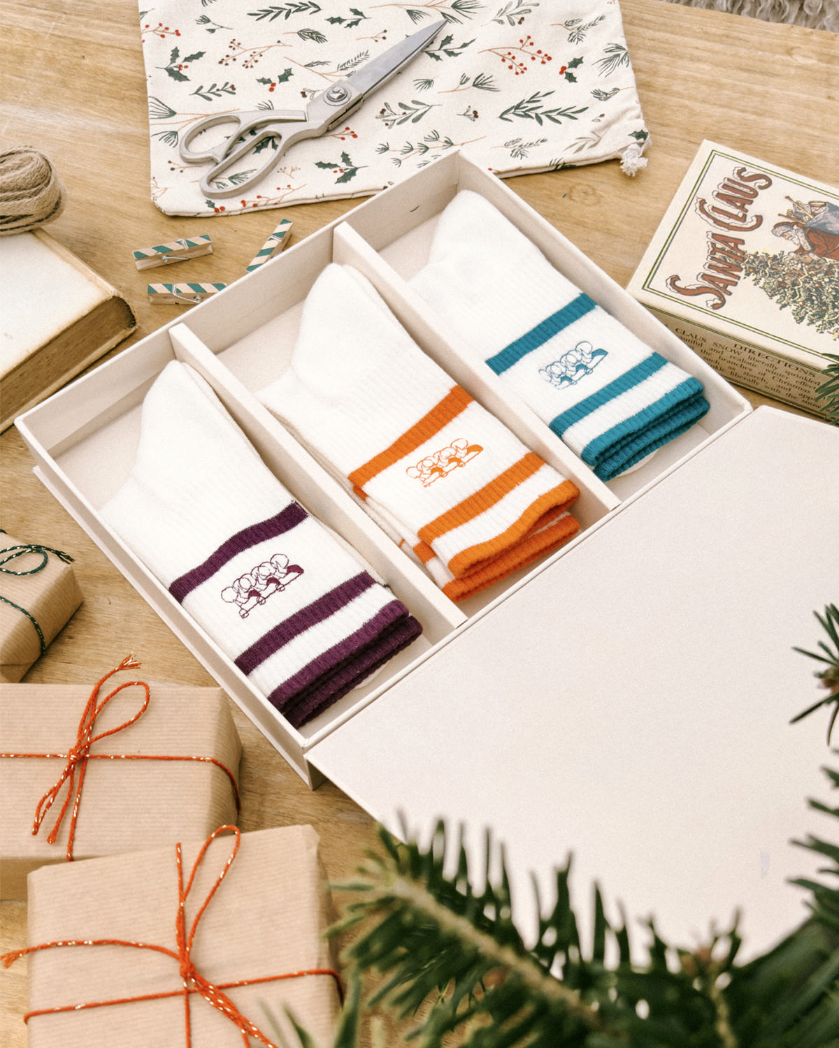 Detail of the Erstwhile gift box with logo socks