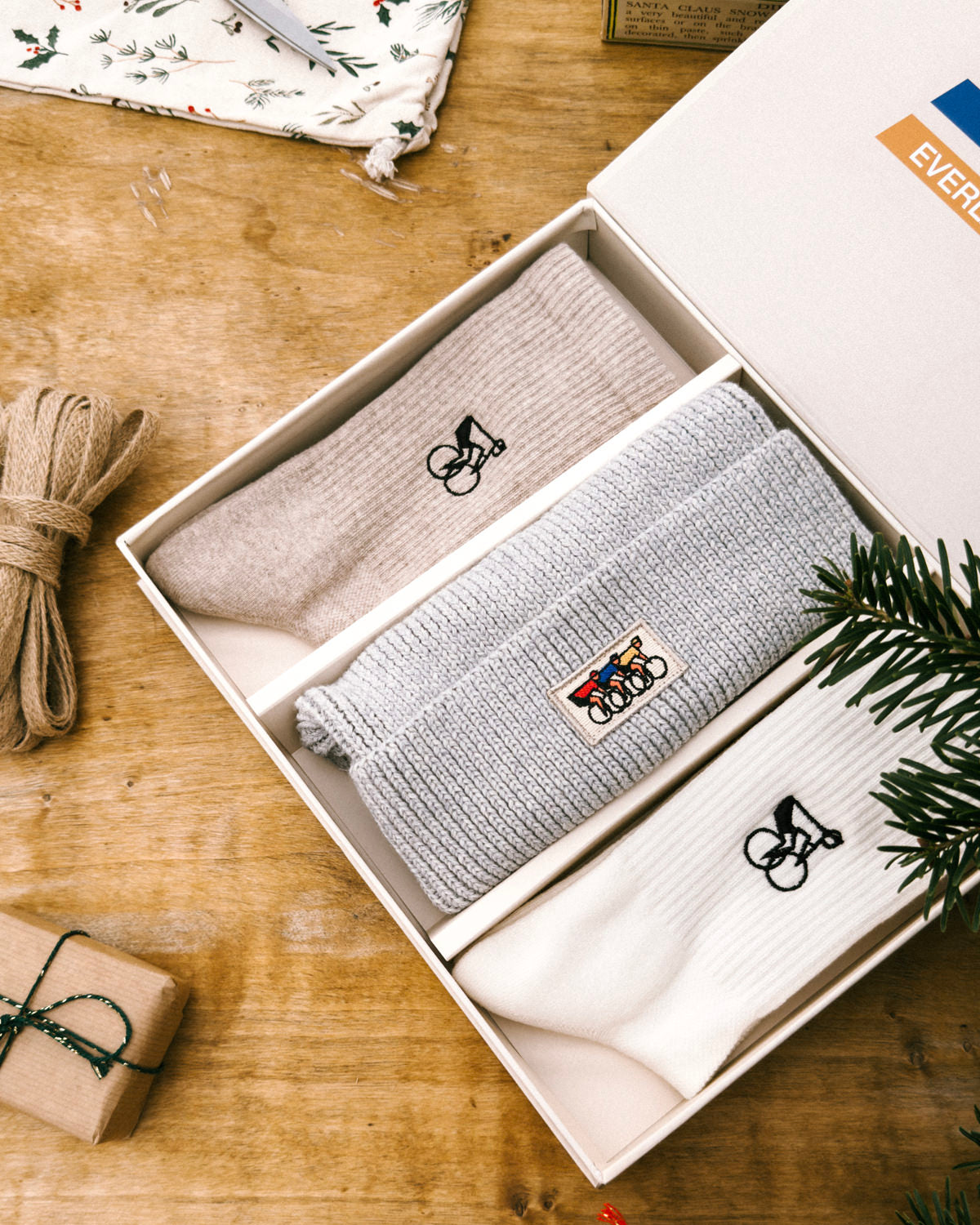 Detail of the Erstwhile gift box with a beanie and socks