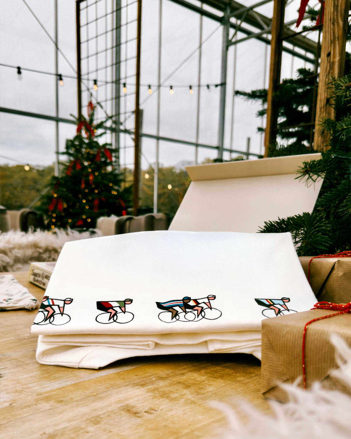 Gift Box - T-shirt - TDLC Nations