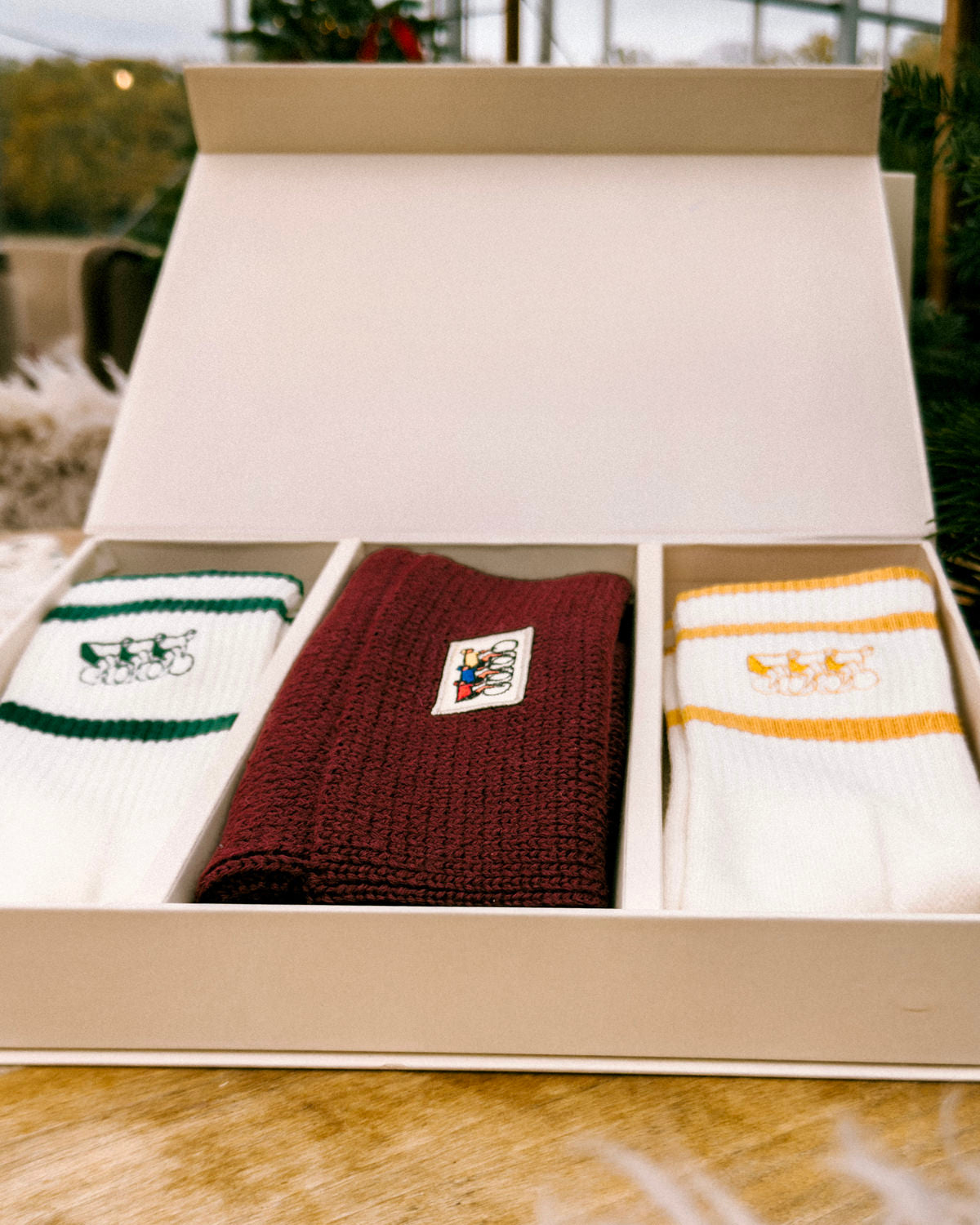 Detail of the Erstwhile gift box with a beanie and socks