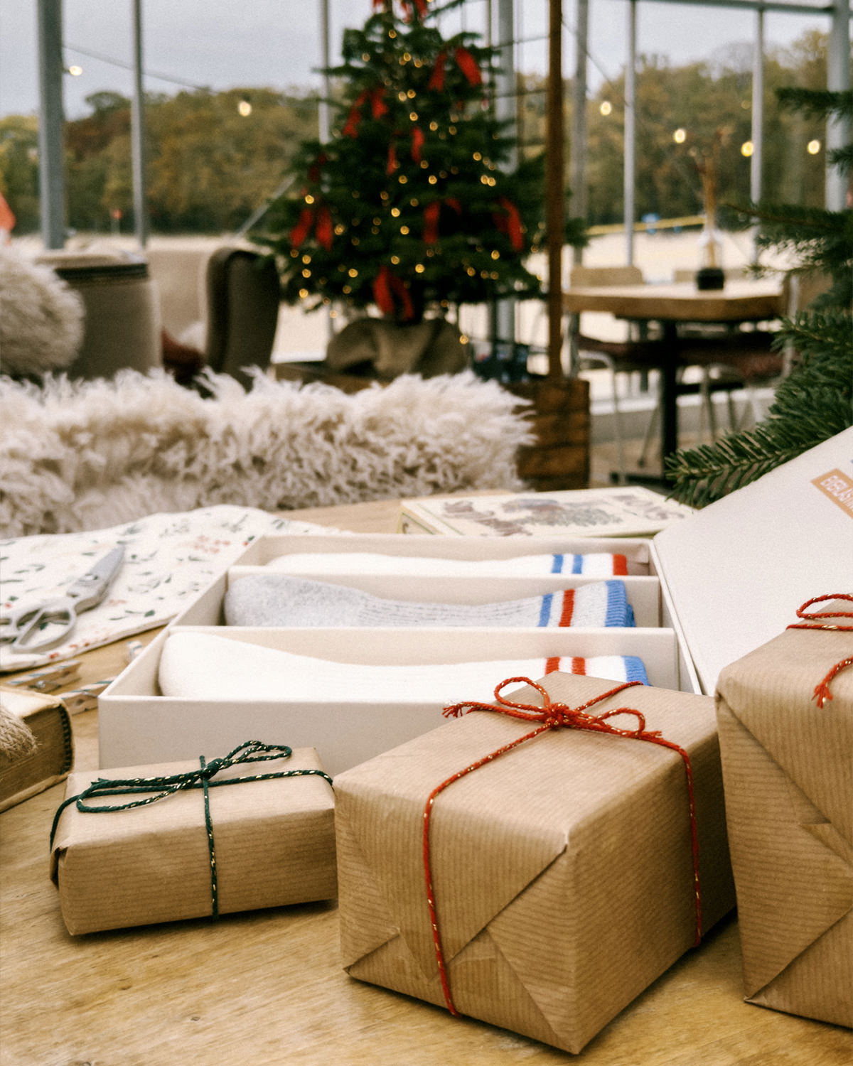 Detail of the Erstwhile gift box with red and blue socks