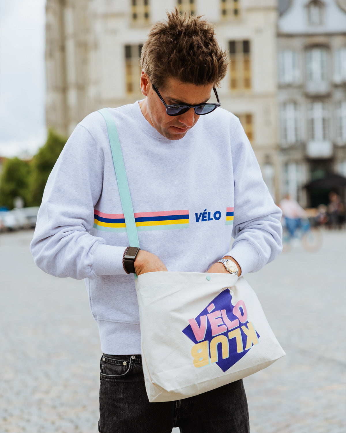 Cyclist with the Vélo Klub musette